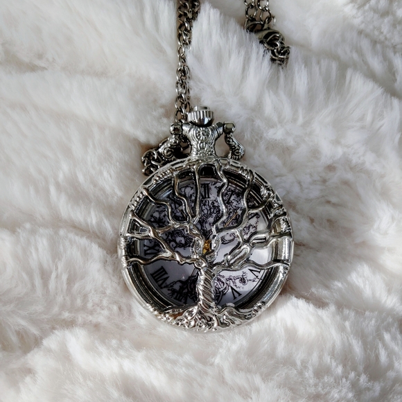 Elegant Tree Of Life Pocket Watch - Picture 2 of 4